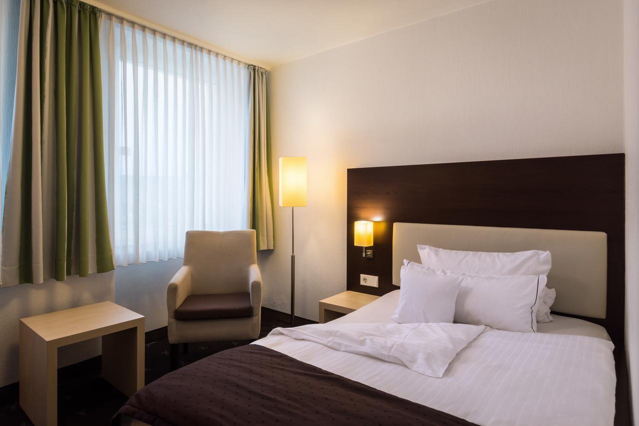 Hotel Esplanade Dortmund Exterior foto